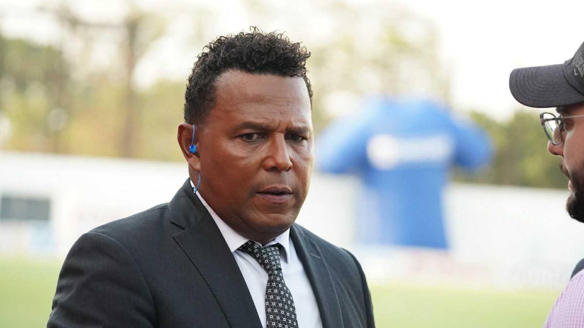 Ambientazo para la final entre Real España y Olimpia: La chica que se escondió, ¿por qué? el periodista sorprendido y las bellezas