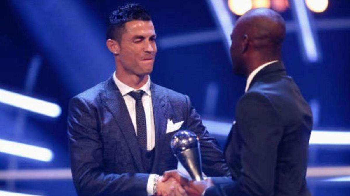 ¡Con campeones del mundo! David Suazo y su lujo de compartir con estrellas del fútbol en los Premios The Best