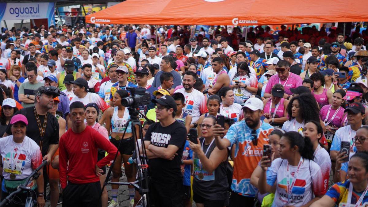 Maratón La Prensa: Atletismo puro, belleza femenina, mascotas corriendo y alegría en búsqueda de la meta