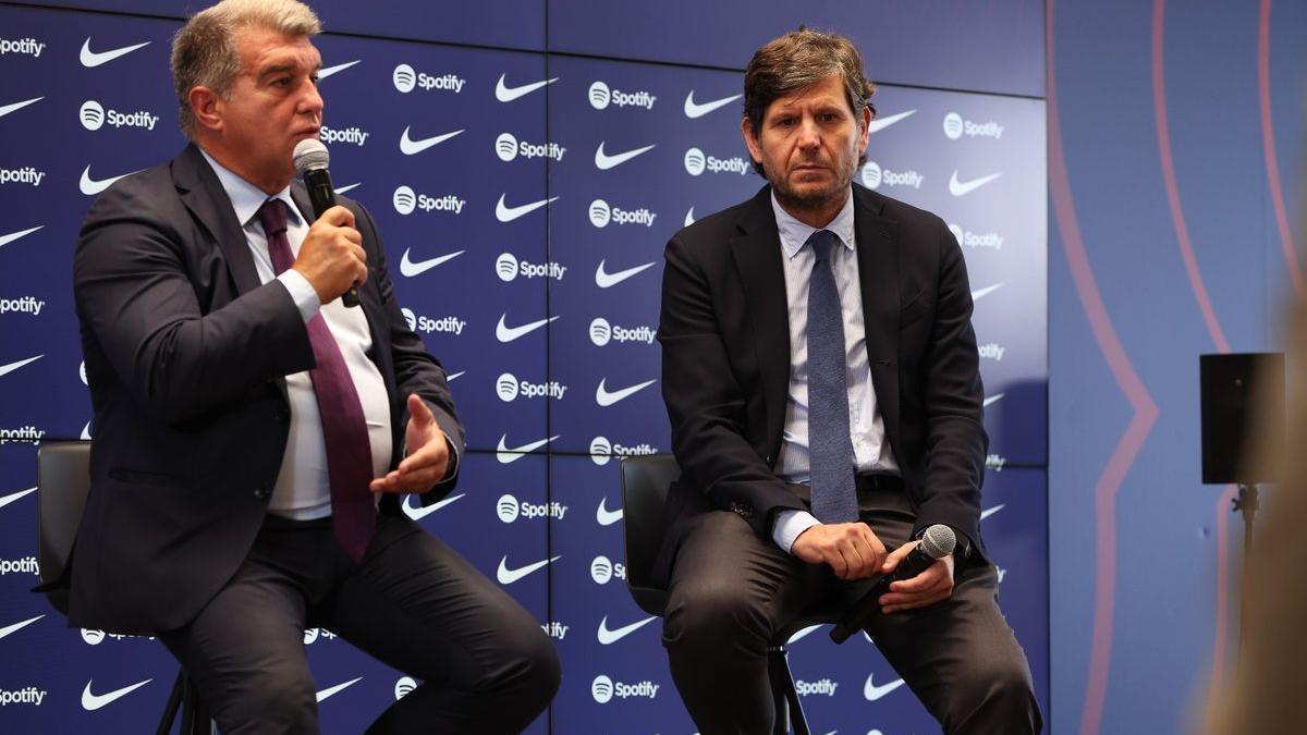 Joan Laporta y Mateu Alemany durante una conferencia en las instalaciones del Camp Nou.