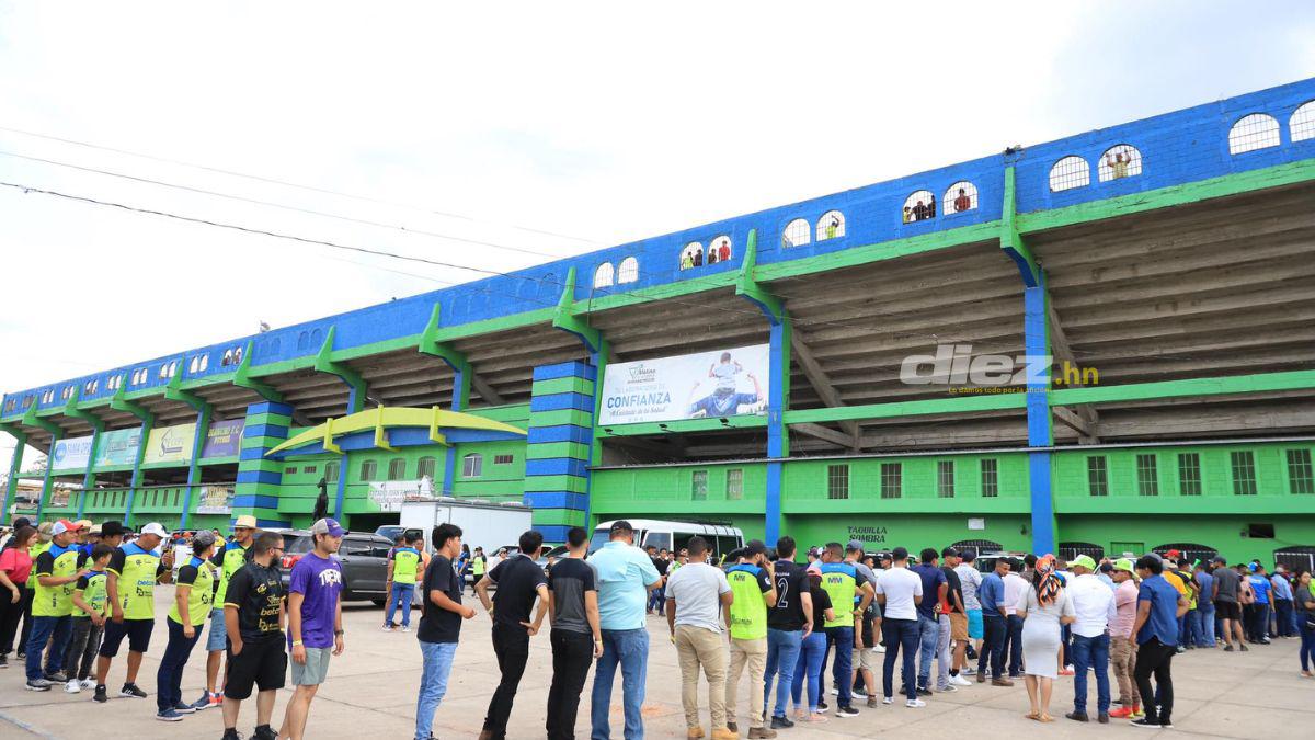 ¡Robó suspiros! La hermosa novia del jugador de Potros, la simpatía de Samuel García con los aficionados y la fiesta que se vive en Olancho