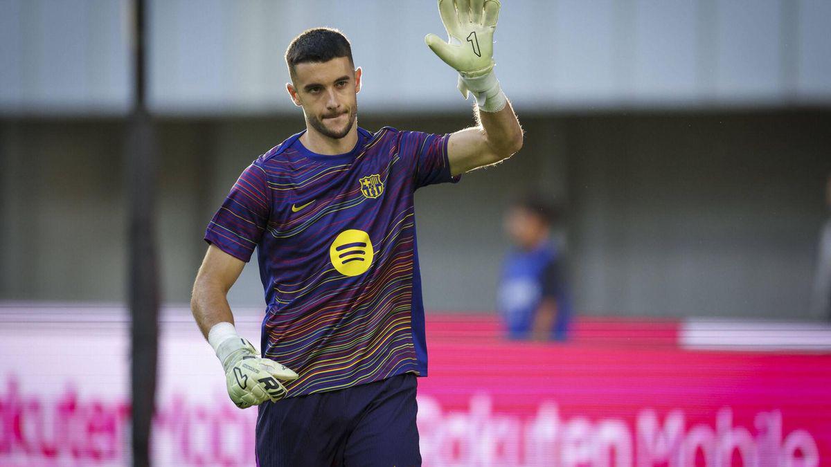 Joan García fue fichado como portero titular del Barcelona, pero no está inscrito en LaLiga.