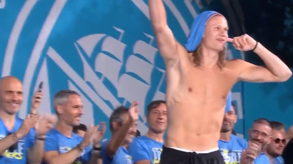 Haaland y Grealish desnudos y como guardias de seguridad; Guardiola con su famoso puro y el hijo de Foden se roba el show en los festejos del City