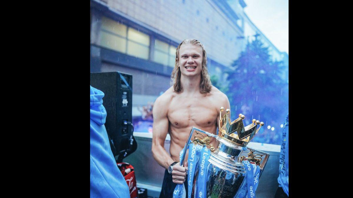 Haaland y Grealish desnudos y como guardias de seguridad; Guardiola con su famoso puro y el hijo de Foden se roba el show en los festejos del City