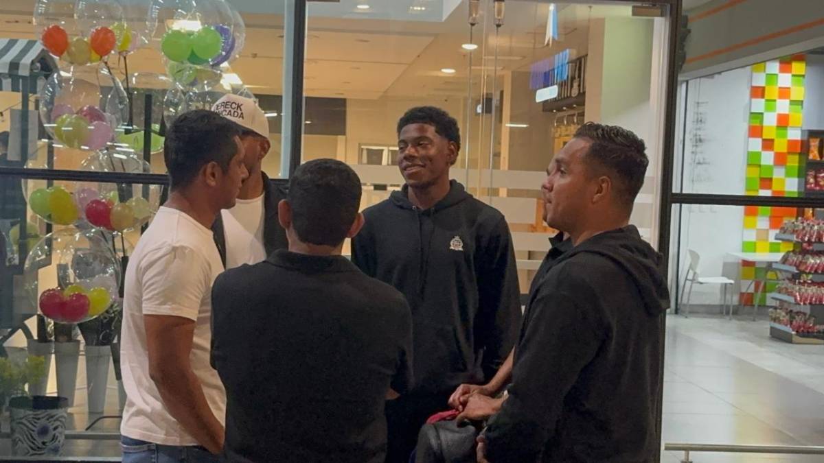 Entre risas y alegría: así fue la llegada de 'Yío', Kervin y Dereck a Honduras