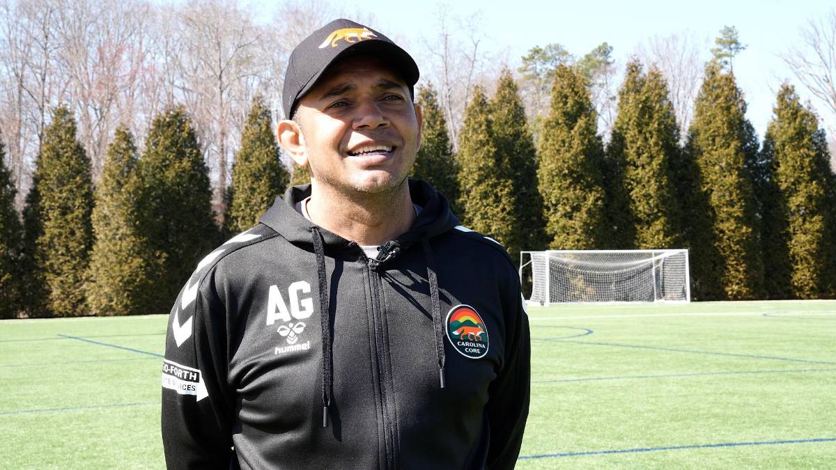 Amado Guevara sorprende a Luis Palma y Brendan Rodgers en la concentración del Celtic tras vencer al Manchester City