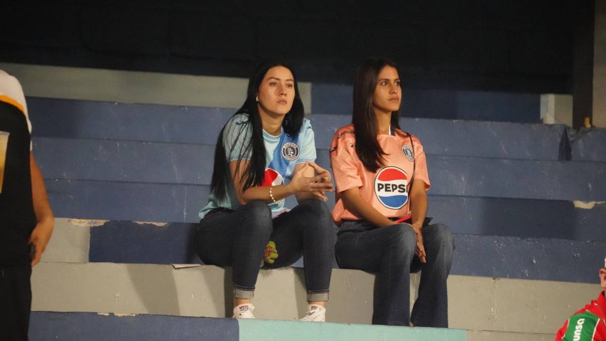 ¡Qué muñecas! Hermosas chicas levantaron suspiros en el Marathón-Motagua que se jugó en el Morazán