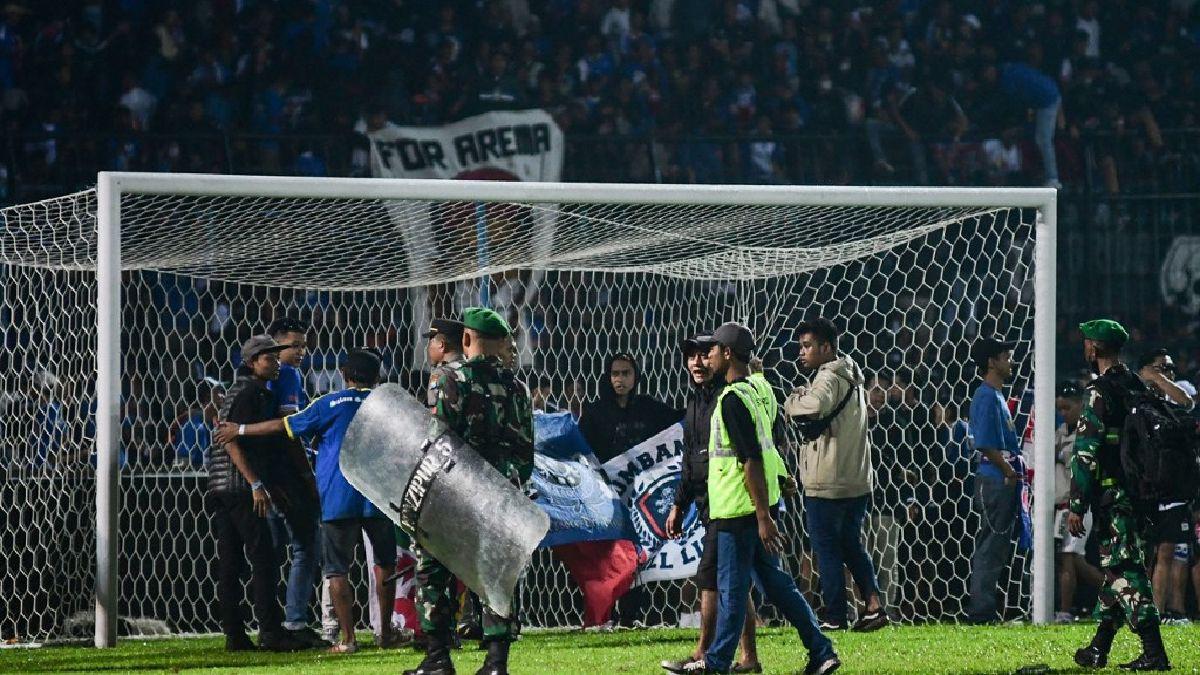 Imágenes aterradoras: Al menos 174 personas perdieron la vida en un partido de fútbol en Indonesia