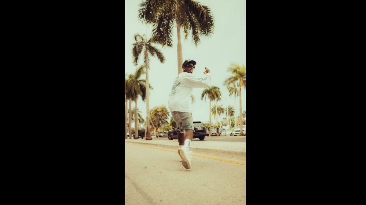 Manejando tanques de guerra, jugando póker y en despedidas de soltero: Así son las lujosas vacaciones de los futbolistas