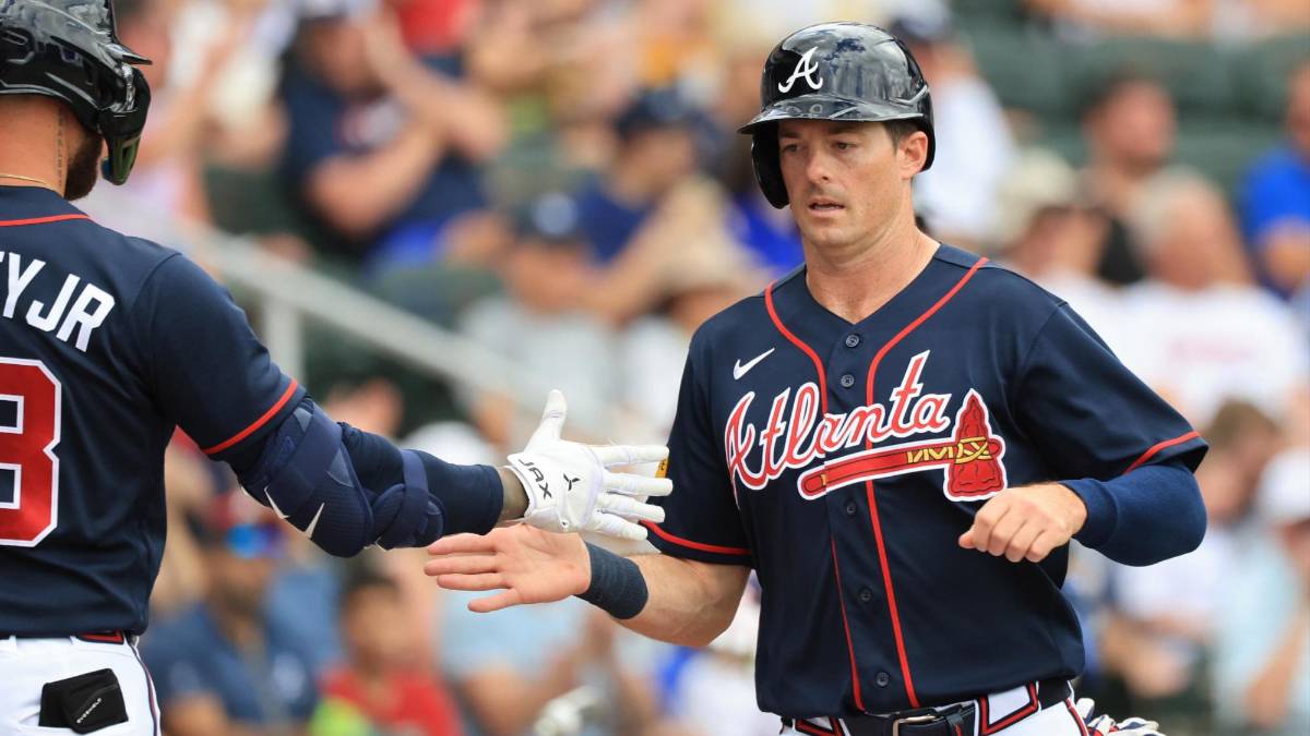 Mauricio Dubón tiene compañeros en Bravos de Atlanta con contratos millonarios, campeones del mundo y Guantes de Oro