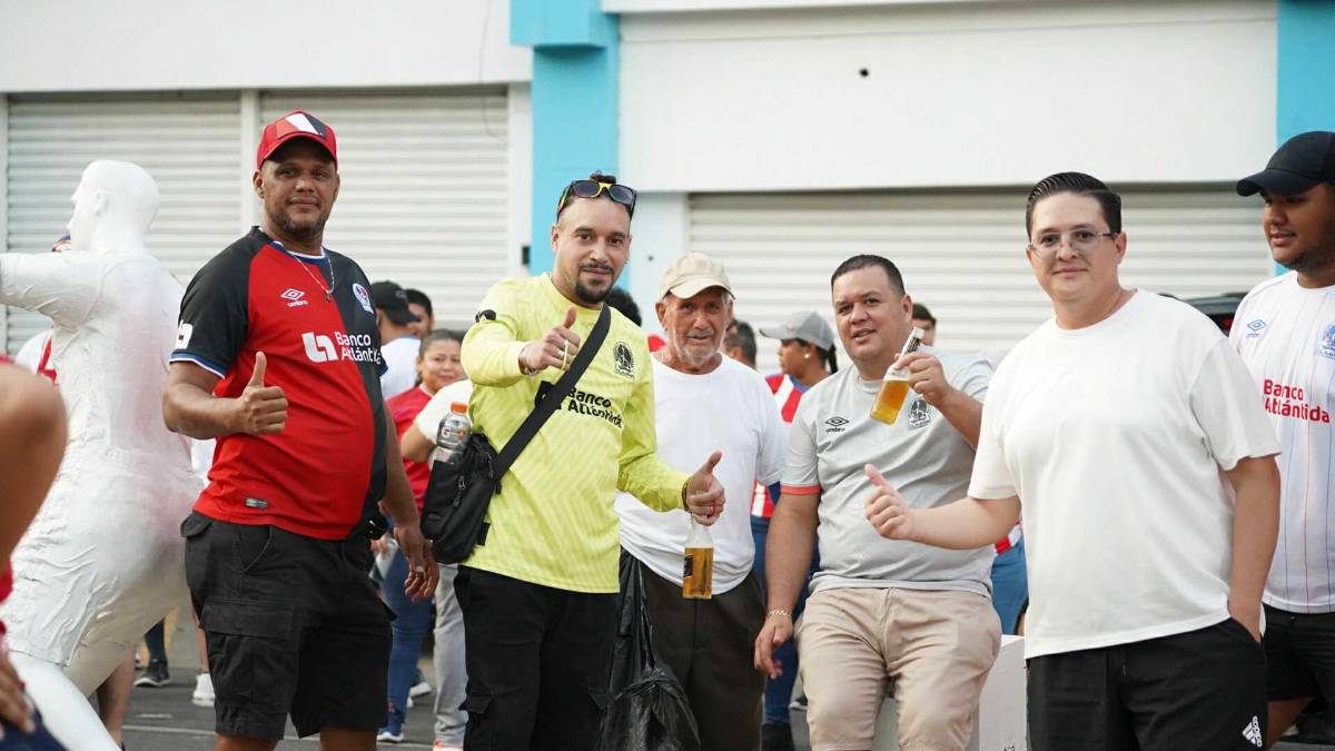 ¡Quieren la 39! Afición del Olimpia se hizo sentir en el estadio Morazán para la gran final de ida ante Real España