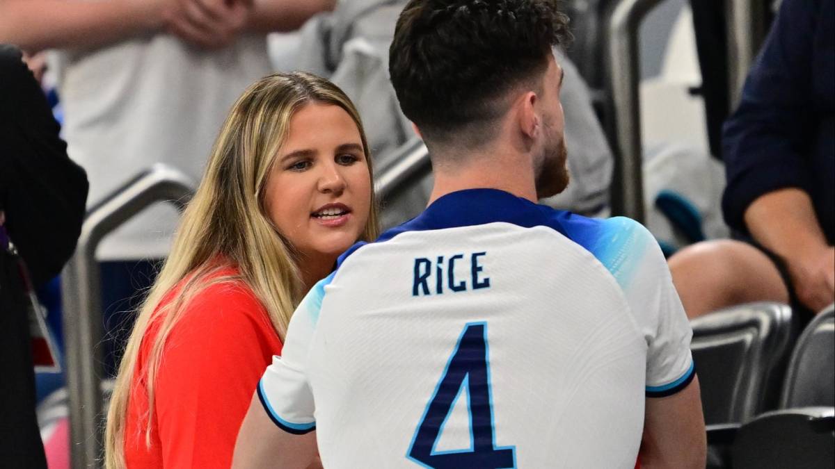 La novia del crack de la Premier League de la que todos hablan por su aspecto físico: ¿por qué se enamoró de ella?