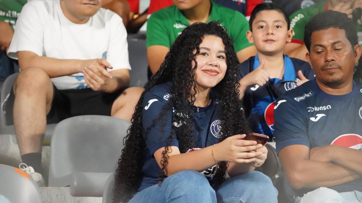 ¡Qué muñecas! Hermosas chicas levantaron suspiros en el Marathón-Motagua que se jugó en el Morazán