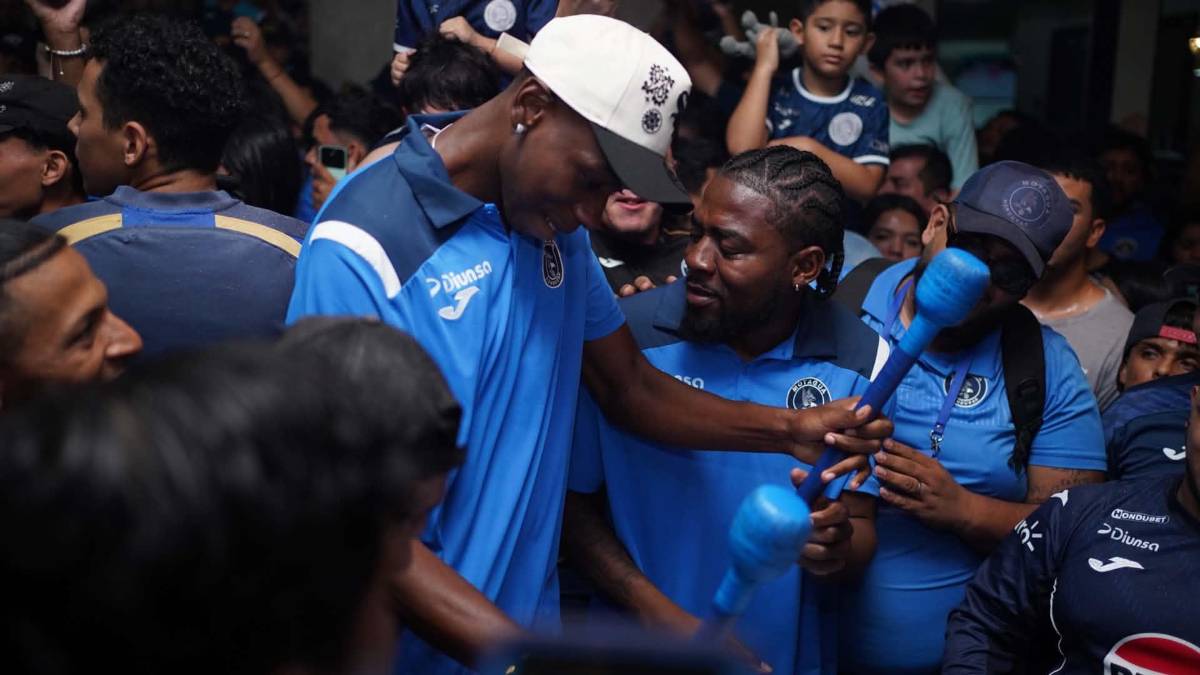Se viene la 20 de Amado: advierte en el banderazo Motagua y la abuelita se robó el show
