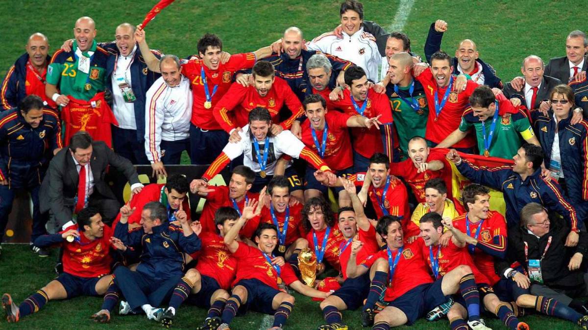 España quedó campeona del mundo en el Mundial de 2010, en los amistosos previos a la justa, enfrentó a la Argentina de Messi.