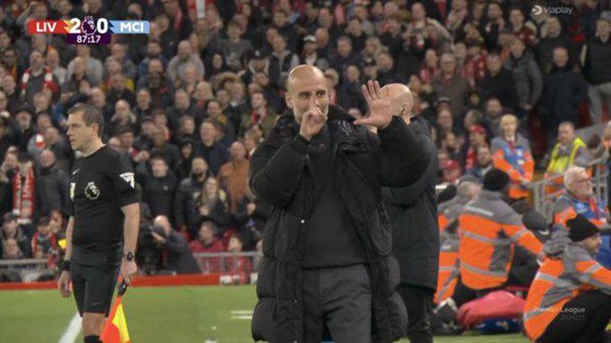 El polémico gesto de Pep Guardiola a los aficionados del Liverpool tras la derrota del Manchester City ¿Qué le cantaron?
