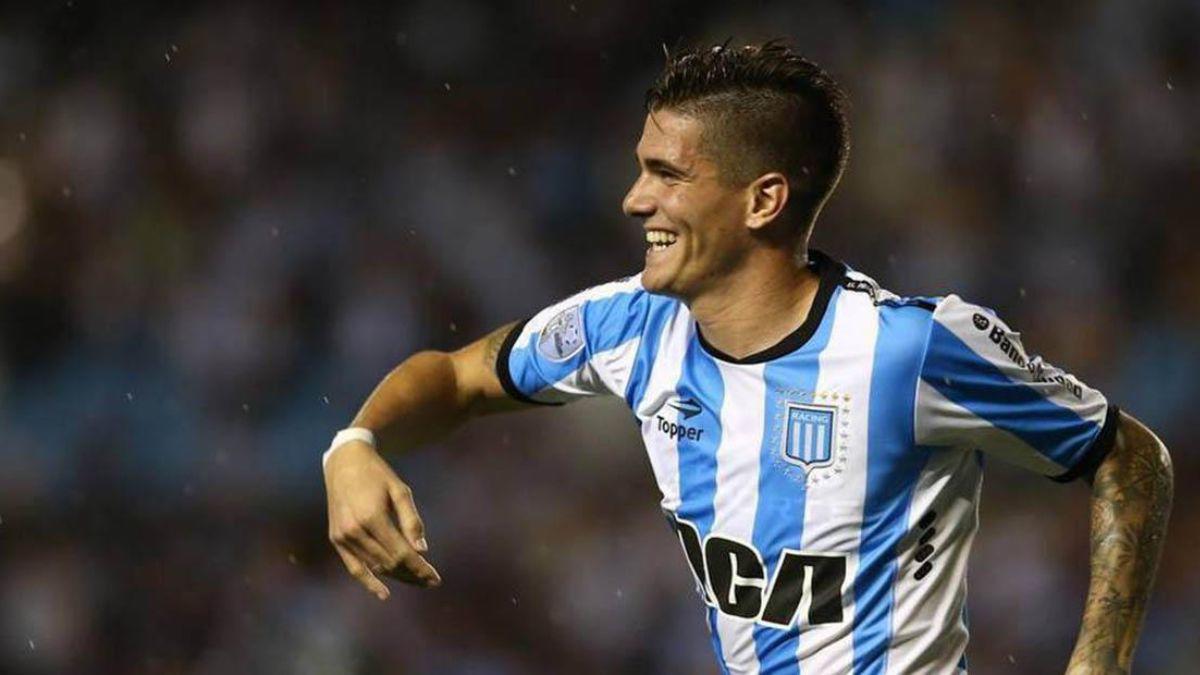 De un amor de adolescentes a una familia y su nuevo romance con una cantante: así es la vida de Rodrigo de Paul