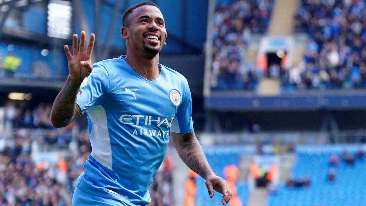 El potente once del Manchester City con Haaland: super equipo por posición, cambios de lujo y los mil millones de plantilla