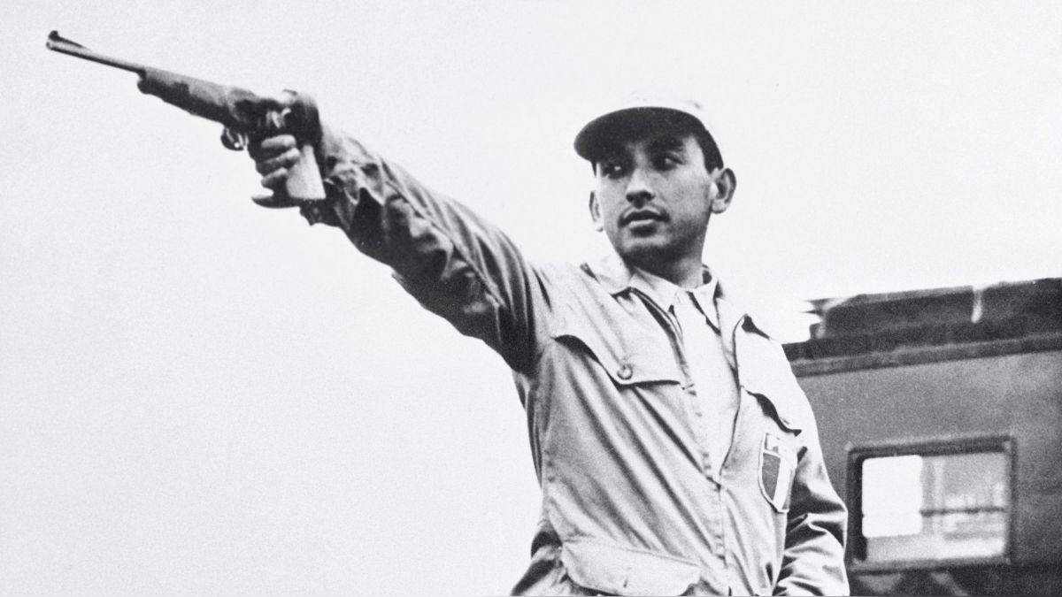 Edwin Vásquez Cam ganó una medalla de oro en los Juegos Olímpicos de Londres 1948, en la especialidad de pistola libre a 50 metros.