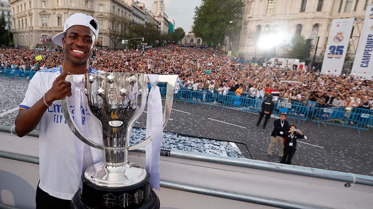 Nuevas fotos del festejo del Real Madrid: Regalo especial para Ancelotti y emotivo abrazo de Florentino Pérez con Marcelo