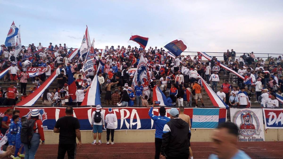 Olimpia deslumbra con ambientazo en New Orleans: banderazo y tremenda asistencia en amistoso