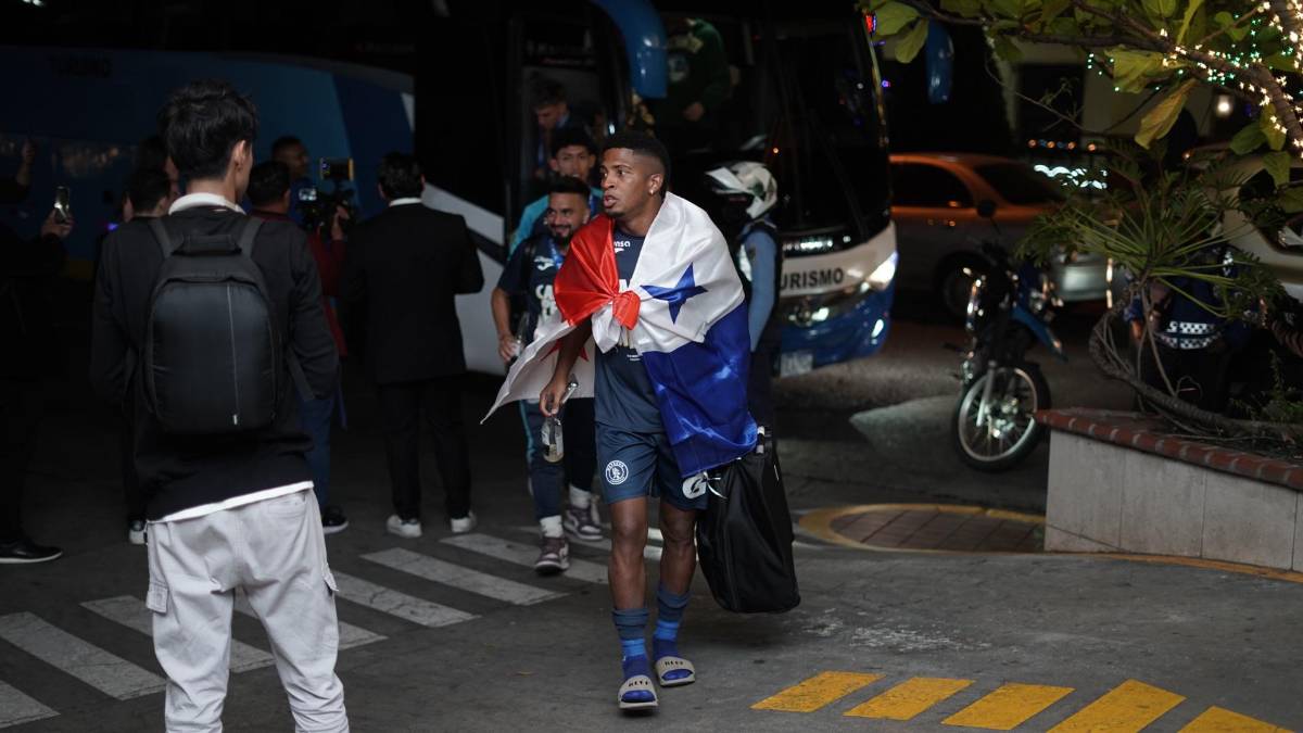Figura del Motagua jugó enfermo, pero salió celebrando con una cerveza y el que recibió flores: lo que no viste del festejo del Ciclón