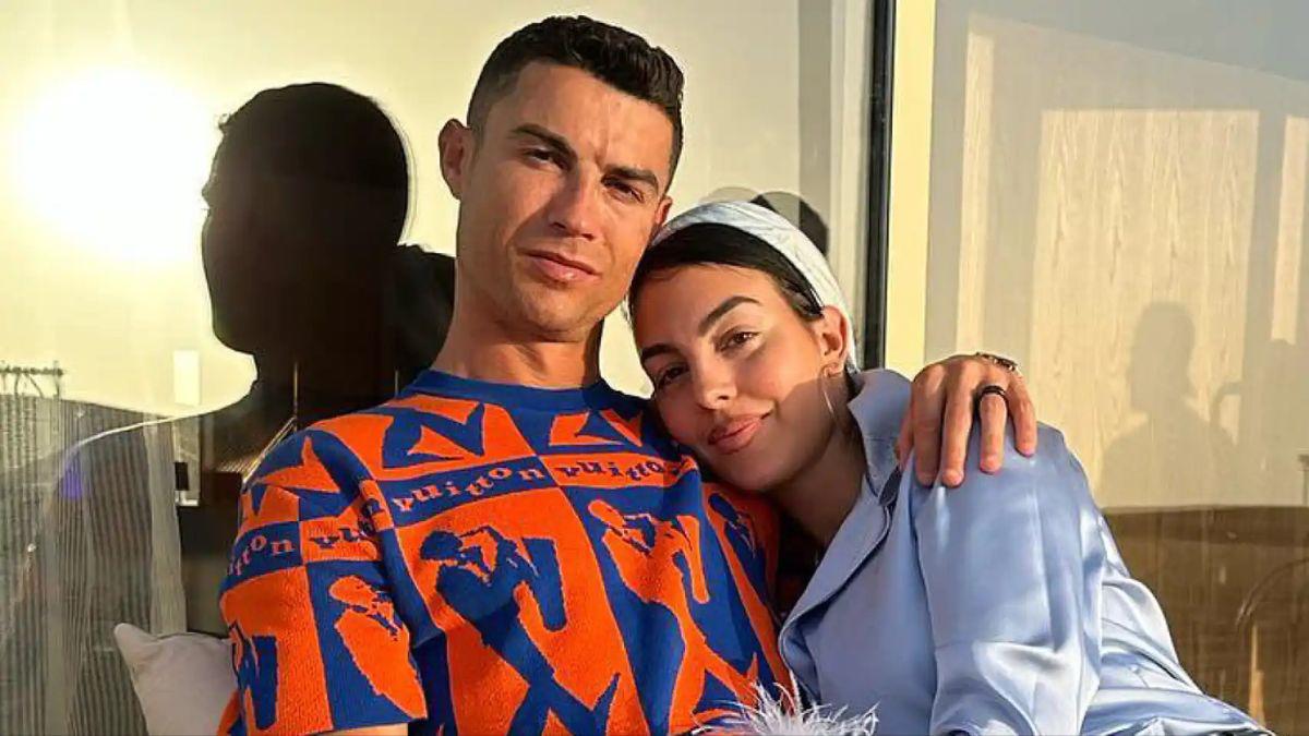 Revelan secretos de CR7: Cristiano Ronaldo vendió un Porsche a mitad de precio a cambio del teléfono de una Pussycat Doll