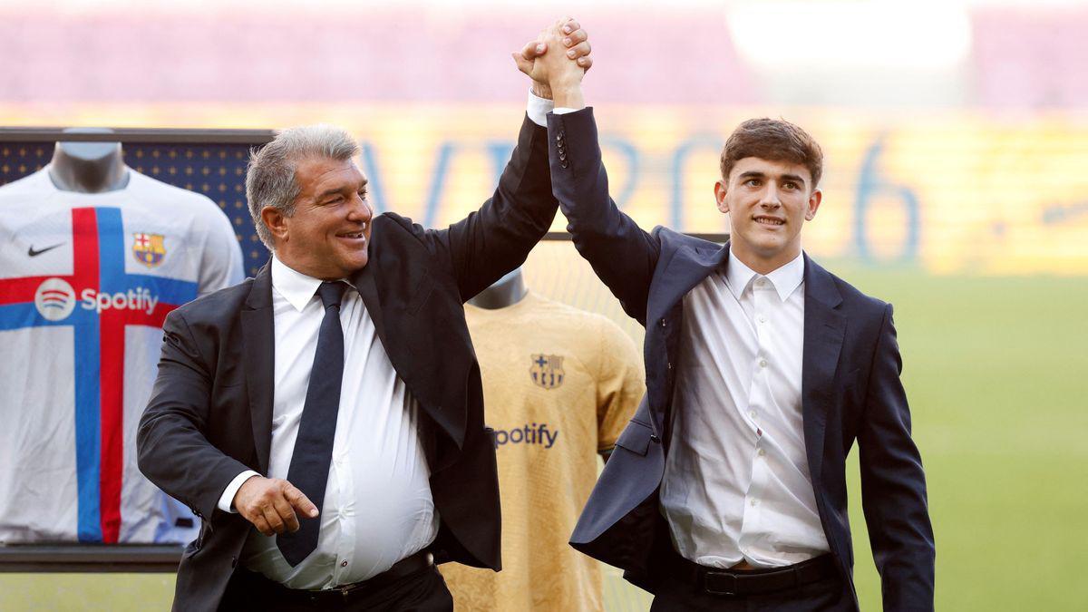 Gavi ha sido el último en renovar con el Barcelona y lo hizo hasta el 2026.