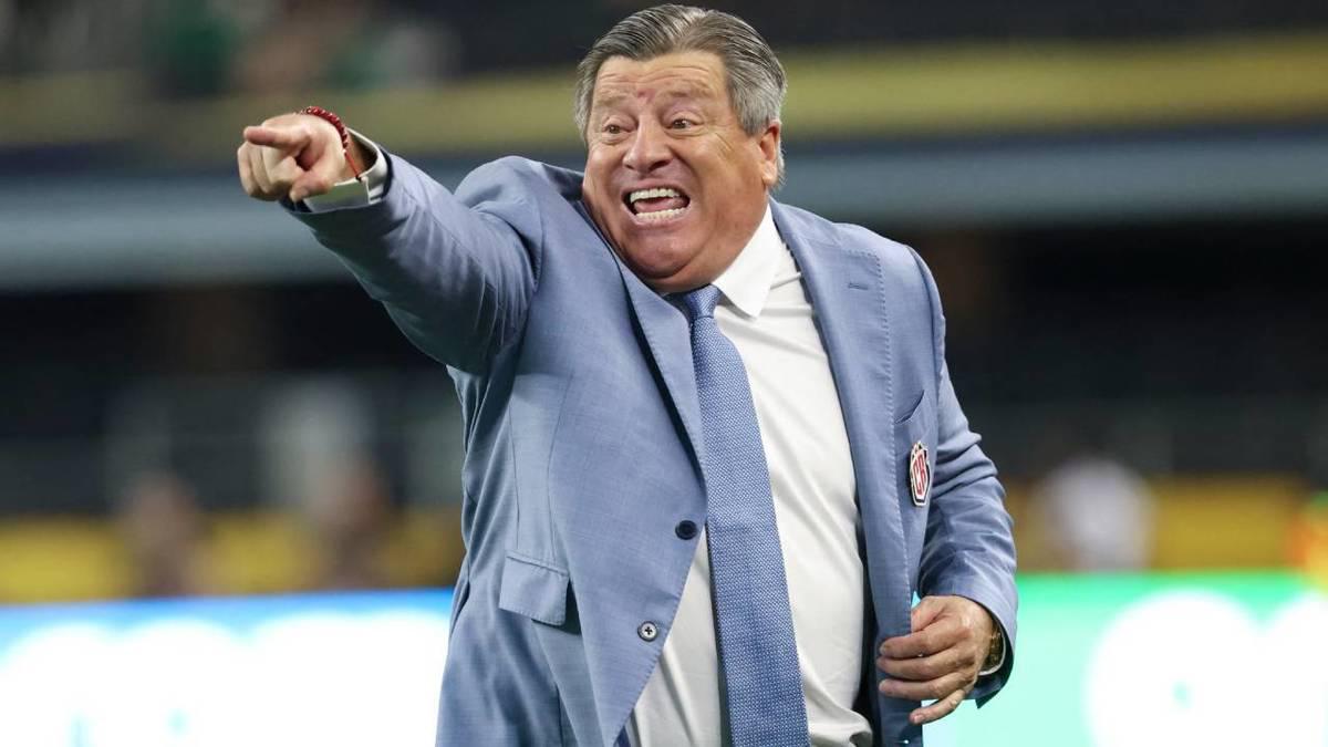 Piojo Herrera vs Rueda: salarios y curiosidades de los técnicos que se juegan el boleto al Mundial 2026