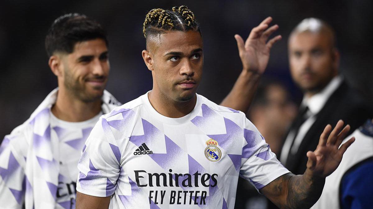 Los jugadores estrellas que quedan LIBRES a partir de hoy en el mercado de Europa; Barcelona confirma dos bajas