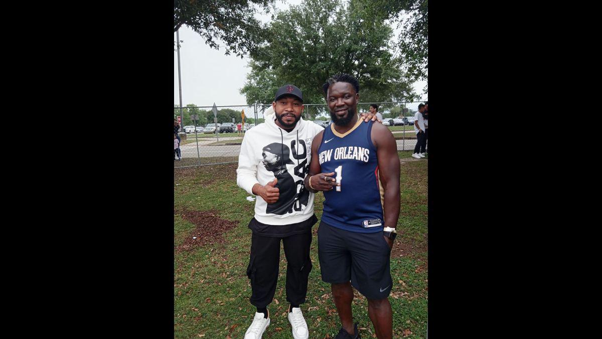 ¡Hermosa periodista se roba el show! Leyendas del fútbol hondureño deleitan con su talento en la IV edición de la New Orleans Cup