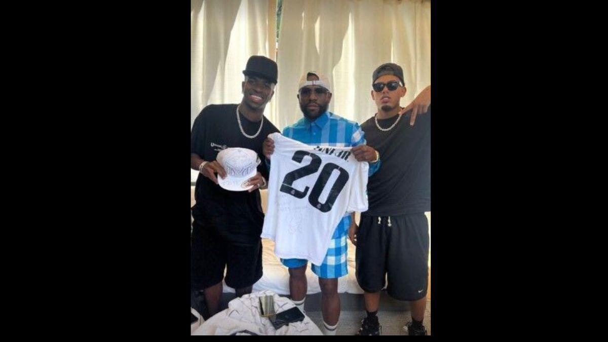 Manejando tanques de guerra, jugando póker y en despedidas de soltero: Así son las lujosas vacaciones de los futbolistas