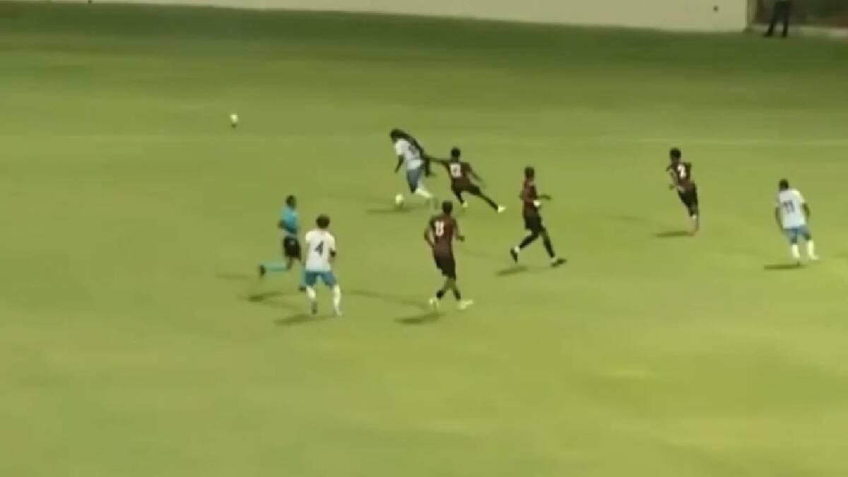 Concacaf: las insólitas rojas que provocó jugador de 1.5 metros por sus trenzas