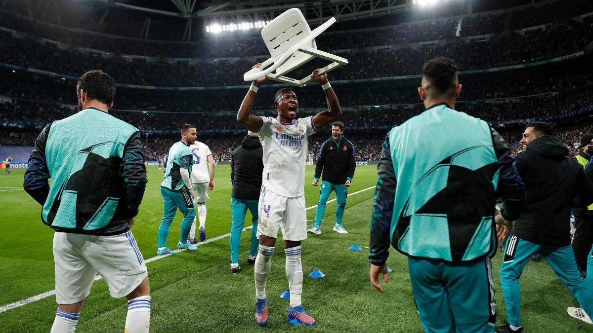 No se vio en TV: Alaba y su indirecta al PSG, el festejo en camerinos y crack celebró en las afueras del Bernabéu