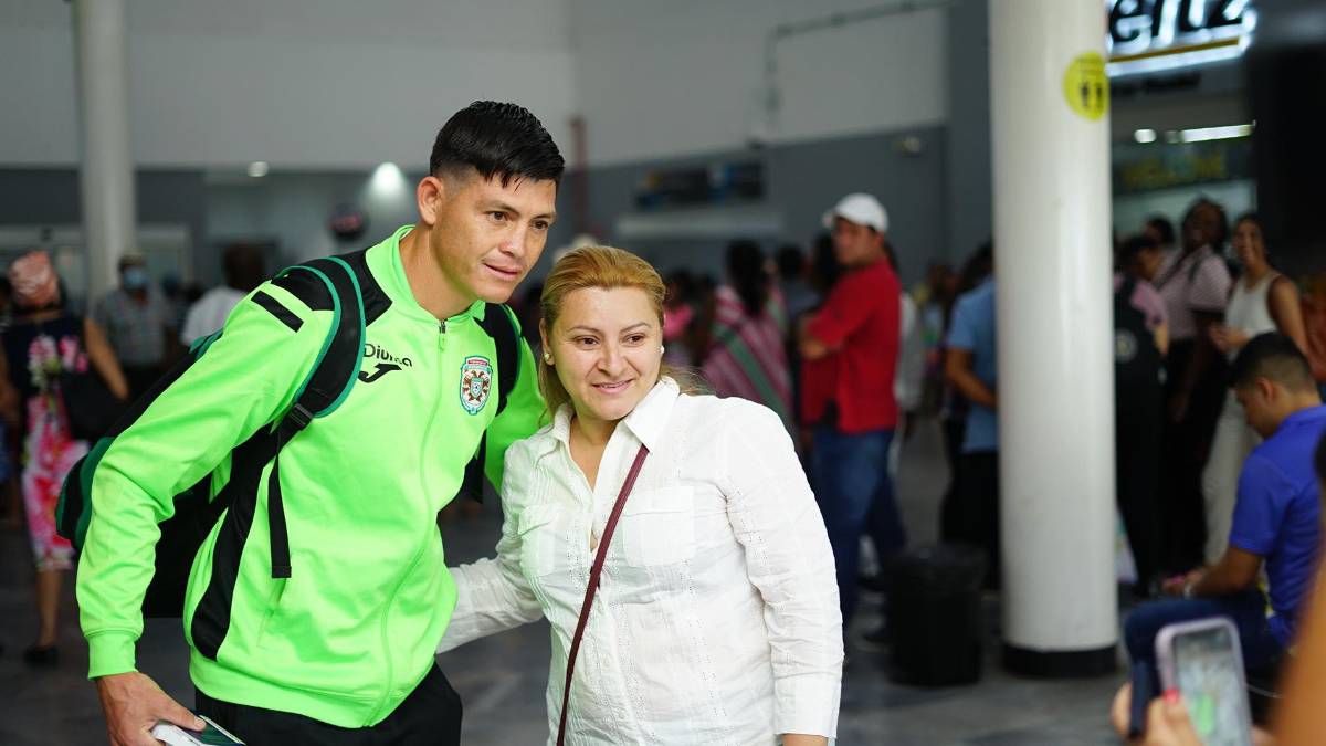 “Bienvenido Chelito”: Francisco Martínez es aclamado en su regreso a Honduras y revela su sorpresa en Estados Unidos