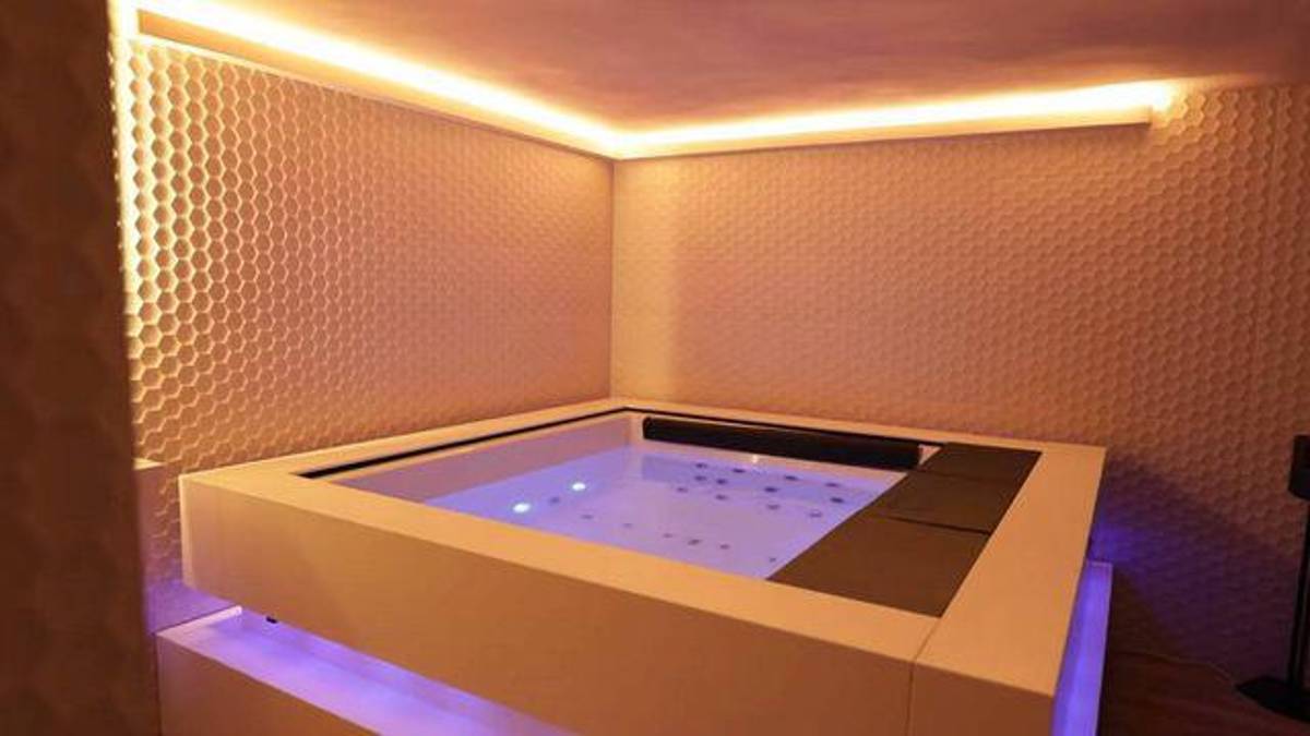 Así es la impresionante mansión de Ibai Llanos en la que vivió Samuel Eto’o: Discoteca, sauna y piscina