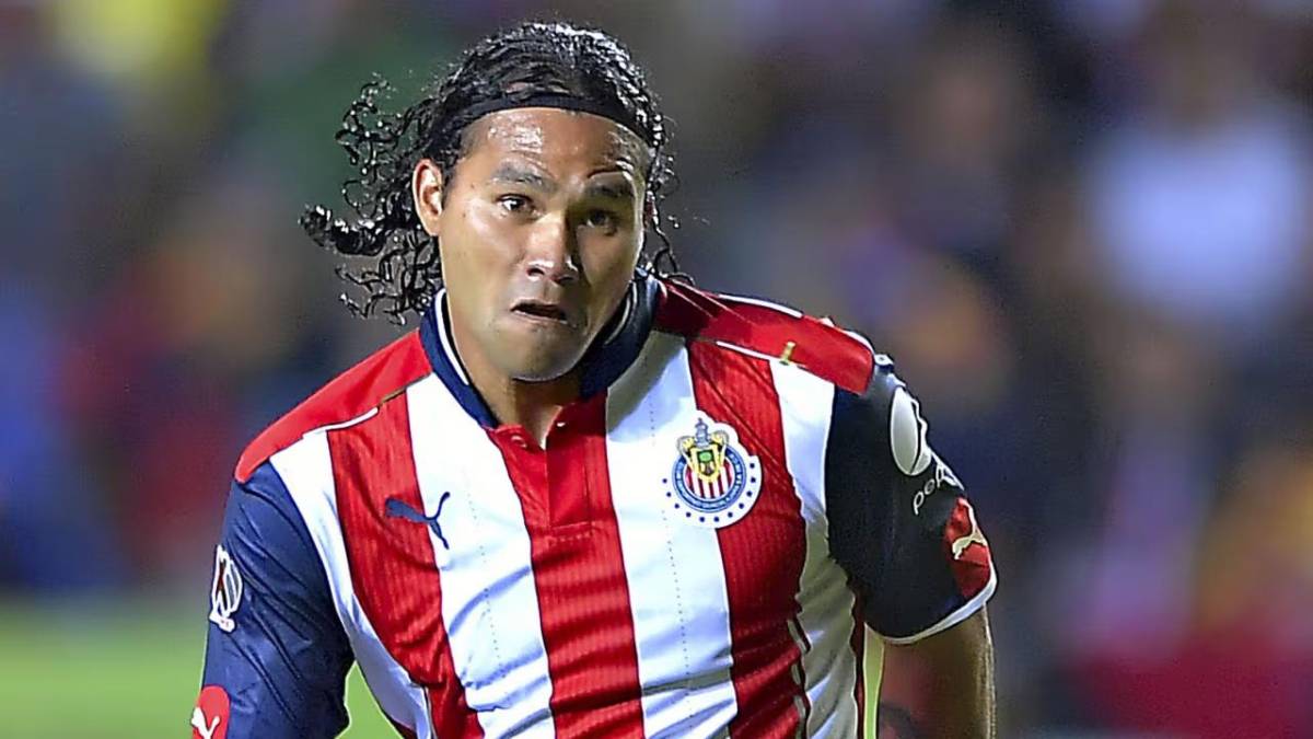 Gullit Peña impacta a todos con su nueva faceta tras dejar el alcohol: ya firmó
