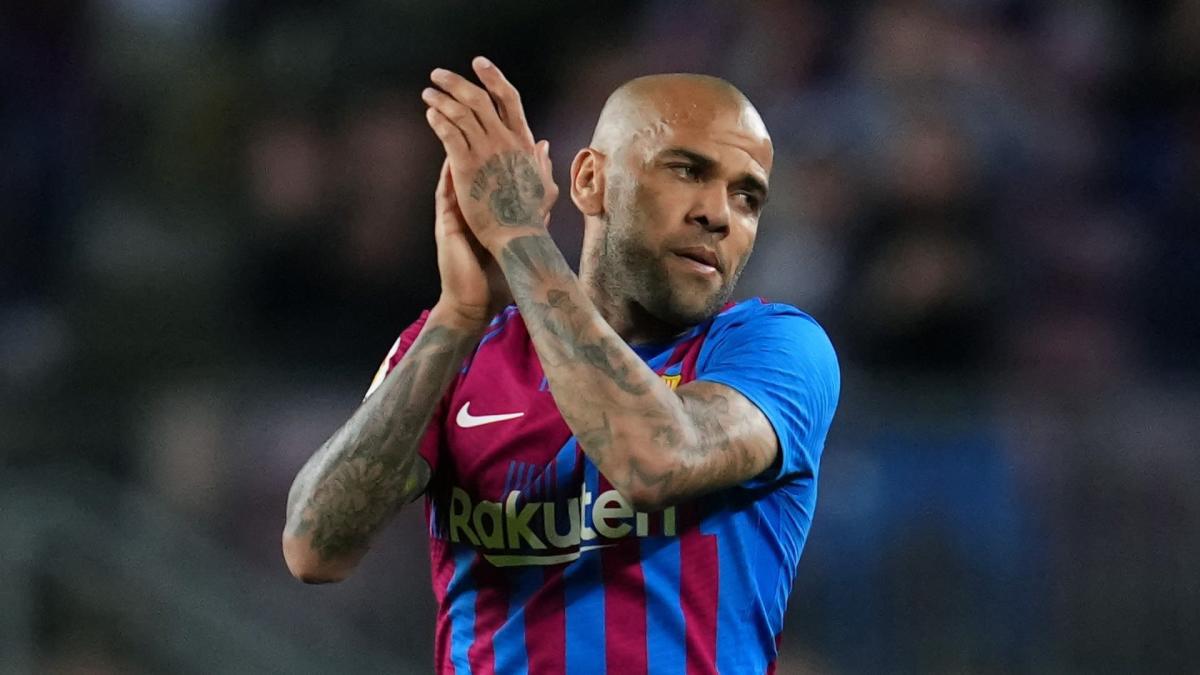 Dani Alves confiesa que no le gustó su salida del Barcelona y deja un recado: ‘‘No les importan las personas que hicieron historia’’