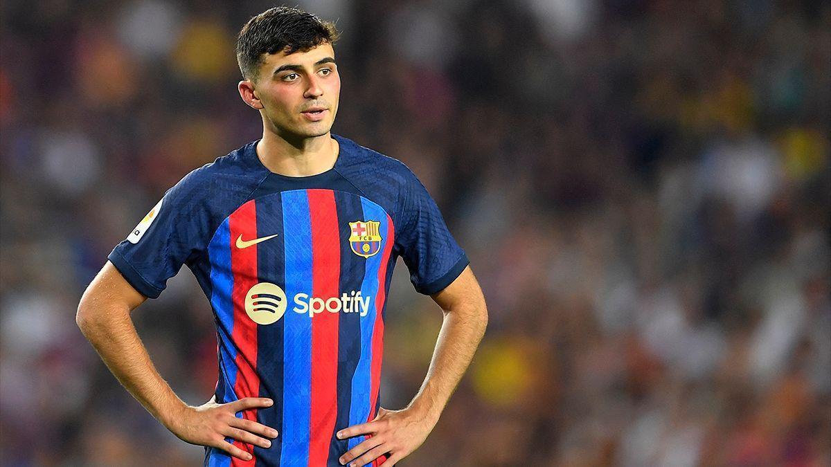 Revelan el futbolista del Barcelona que pasó tres noches encerrado con famosa influencer en un hotel