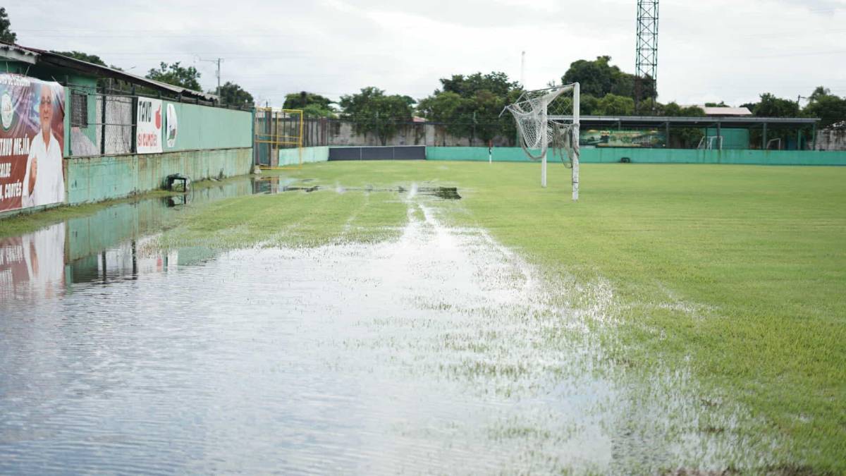 ¡Inundado! Estadio de la gran final de la Liga de Ascenso de Honduras entre Choloma y Platense quedó afectado por las lluvias