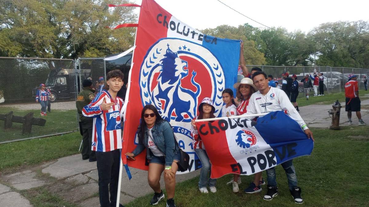 Olimpia deslumbra con ambientazo en New Orleans: banderazo y tremenda asistencia en amistoso