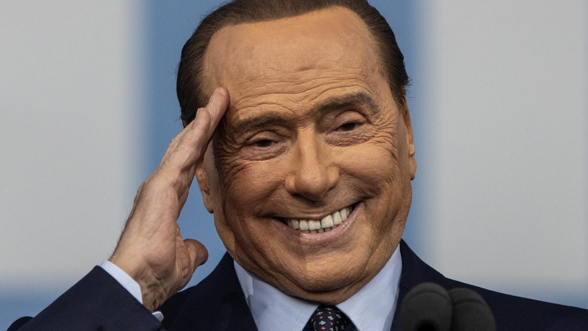 La repugnante frase que dejó Silvio Berlusconi la noche que rechazó a Wanda Nara: Pagó 150 mil euros por verla