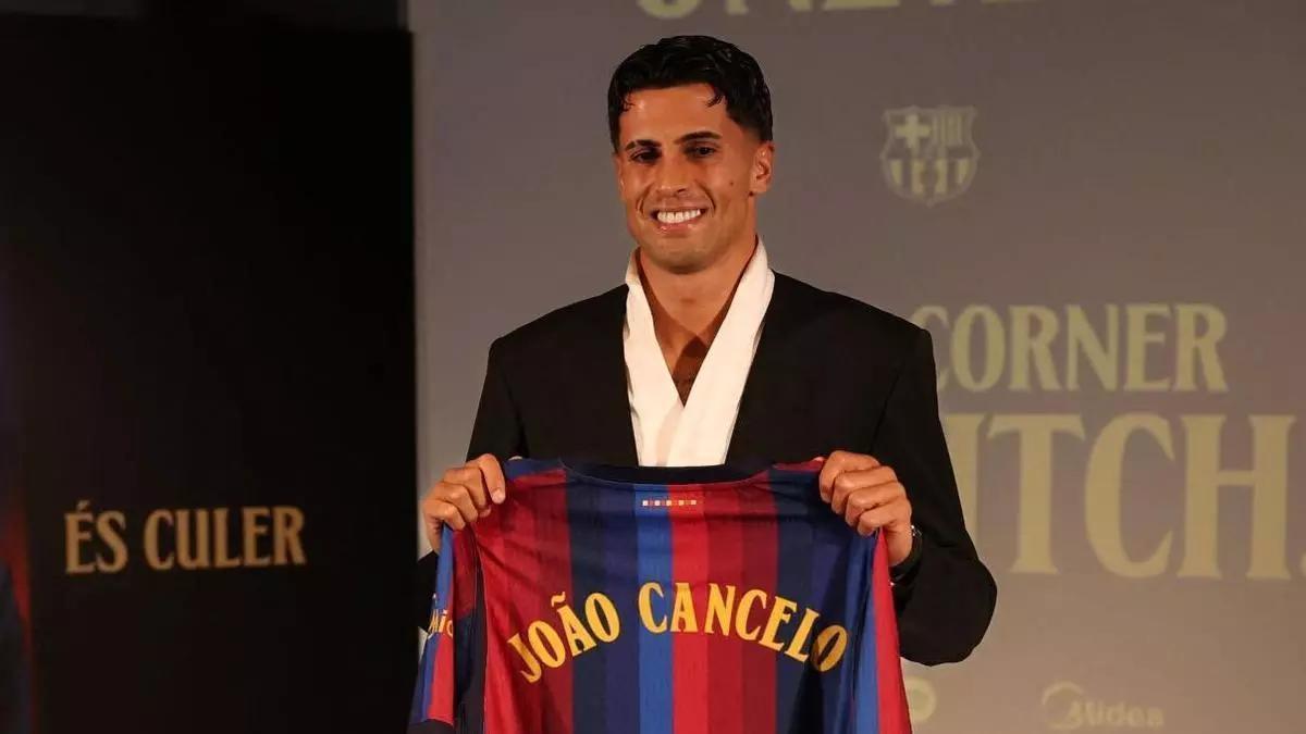 No hay vuelta atrás: se reunió con Flick y le comunica que deja el Barcelona