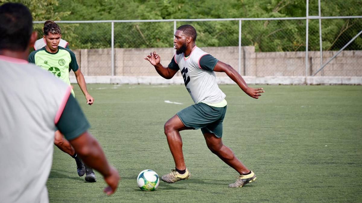 EL MERCADO: La Tota le saca jugador al Motagua, que va por su último fichaje; Olimpia sufriría nueva baja y Marathón sigue fichando