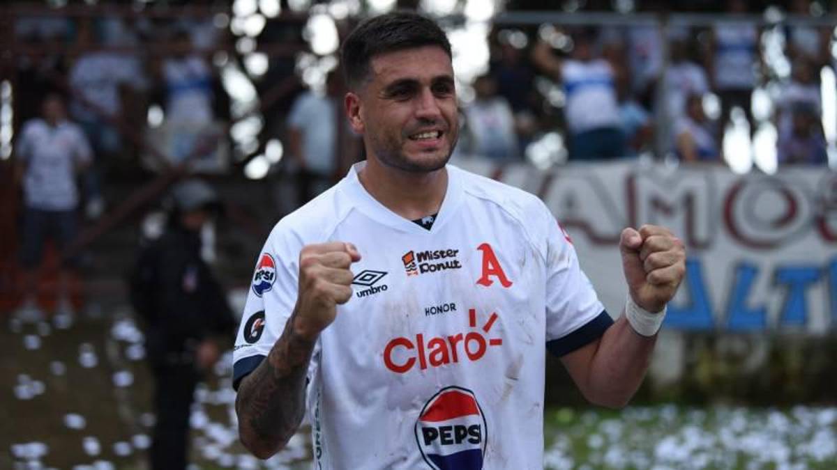 FICHAJES: Olimpia anuncia a su DT, Motagua presta jugador, UPNFM revoluciona el mercado y el futuro de Kervin Arriaga