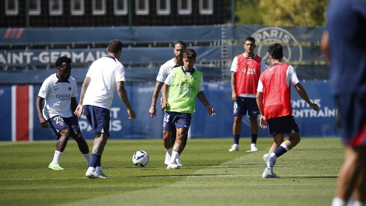 El primer 11 del nuevo PSG, lo que sucedió entre Messi y Sergio Ramos sorprende a todos y debutó el nuevo fichaje