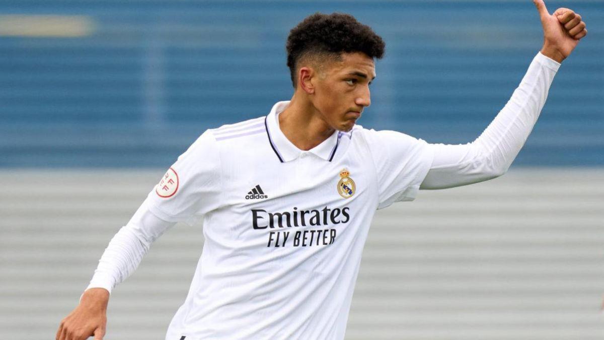 Un héroe inesperado: ¿Quién es Álvaro Rodríguez, delantero del Castilla que le dio el empate al Real Madrid en el derbi?