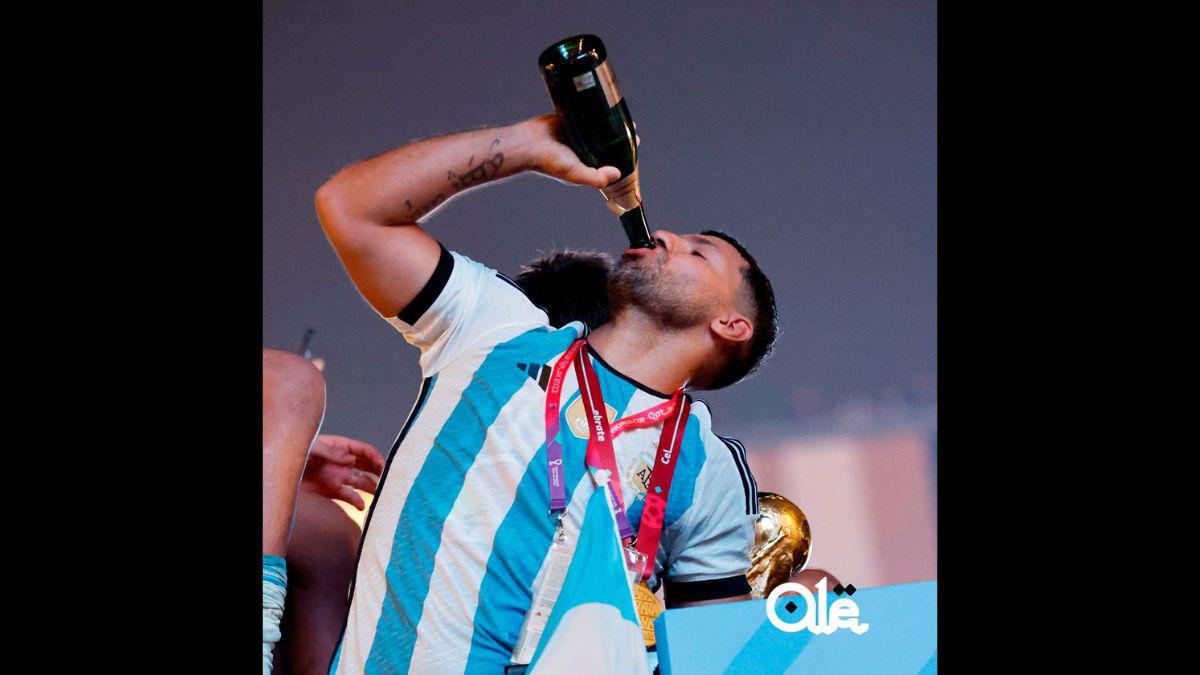 ¿Y los problemas del corazón? Kun Agüero no vio el último penal; la imagen para la historia con Messi; festejó bebiendo y fumando