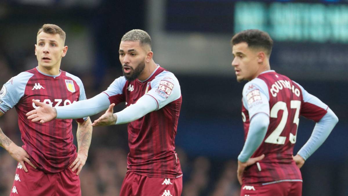 ¡Increíble! Las inusuales reglas de Steven Gerrard en el Aston Villa: Esto pasa si se va mal vestido ¿Y si le sacan tarjeta roja?