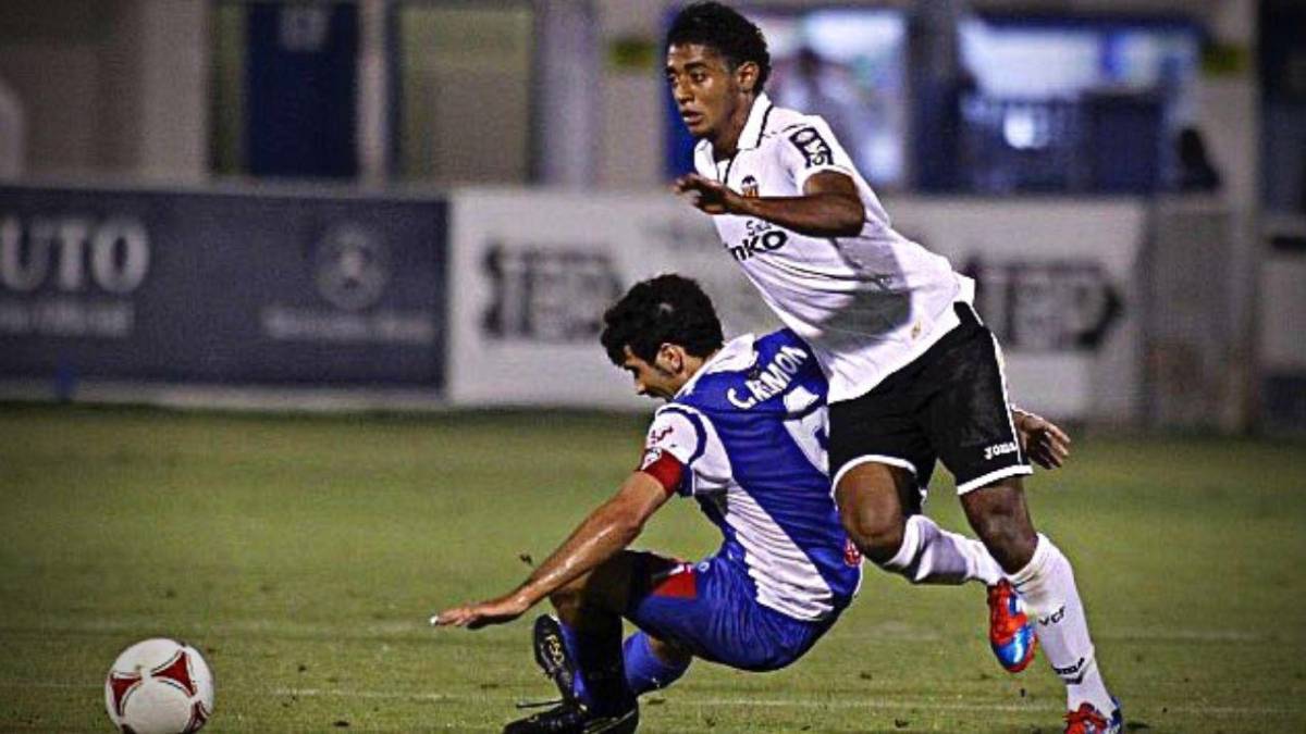 Choco Lozano ficha por el Almería y agranda su legado en el fútbol de España: ¿con cuántos equipos ha jugado?